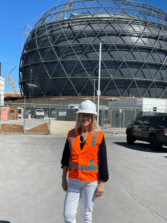 1788751172763707.jpg 4_MSG-Sphere-Construction_President-ITS.jpg
